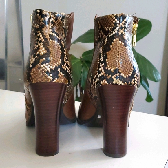 NWOT Kenneth Cole Exotic Chunky Heel Boots - Picture 3 of 7
